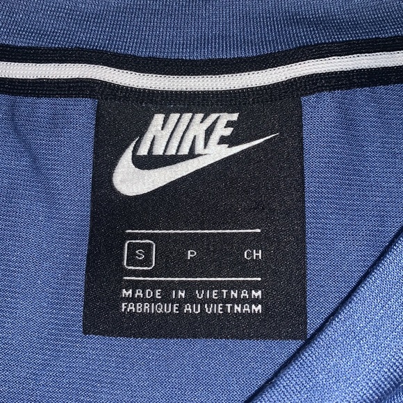 Blue Nike Crop Top - Picture 3 of 4